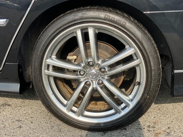 フーガ ＧＴスポーツＰスタイリッシュブラックＬＴＤＩＩ　Ｖ８エンジン　１オーナー　黒革　純正エアロ　純正ＯＰクリアテール　専用１９アルミ　シートベンチレーション　助手席電動オットマン　純正ＤＶＤナビ　６連ＣＤ　バック＆サイドカメラ　スマートキー　キセノン（42枚目）