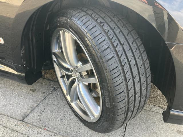 フーガ ＧＴスポーツＰスタイリッシュブラックＬＴＤＩＩ　Ｖ８エンジン　１オーナー　黒革　純正エアロ　純正ＯＰクリアテール　専用１９アルミ　シートベンチレーション　助手席電動オットマン　純正ＤＶＤナビ　６連ＣＤ　バック＆サイドカメラ　スマートキー　キセノン（43枚目）