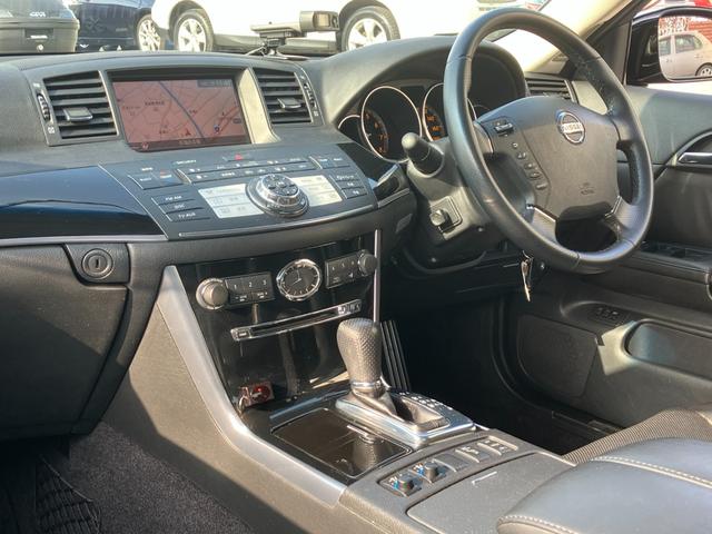 フーガ ＧＴスポーツＰスタイリッシュブラックＬＴＤＩＩ　Ｖ８エンジン　１オーナー　黒革　純正エアロ　純正ＯＰクリアテール　専用１９アルミ　シートベンチレーション　助手席電動オットマン　純正ＤＶＤナビ　６連ＣＤ　バック＆サイドカメラ　スマートキー　キセノン（46枚目）