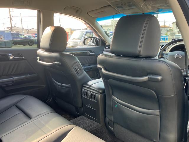 フーガ ＧＴスポーツＰスタイリッシュブラックＬＴＤＩＩ　Ｖ８エンジン　１オーナー　黒革　純正エアロ　純正ＯＰクリアテール　専用１９アルミ　シートベンチレーション　助手席電動オットマン　純正ＤＶＤナビ　６連ＣＤ　バック＆サイドカメラ　スマートキー　キセノン（53枚目）