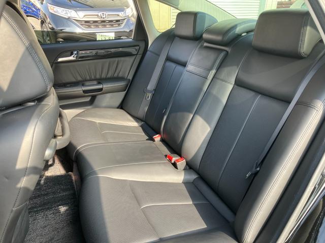 フーガ ＧＴスポーツＰスタイリッシュブラックＬＴＤＩＩ　Ｖ８エンジン　１オーナー　黒革　純正エアロ　純正ＯＰクリアテール　専用１９アルミ　シートベンチレーション　助手席電動オットマン　純正ＤＶＤナビ　６連ＣＤ　バック＆サイドカメラ　スマートキー　キセノン（56枚目）