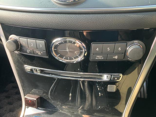 フーガ ＧＴスポーツＰスタイリッシュブラックＬＴＤＩＩ　Ｖ８エンジン　１オーナー　黒革　純正エアロ　純正ＯＰクリアテール　専用１９アルミ　シートベンチレーション　助手席電動オットマン　純正ＤＶＤナビ　６連ＣＤ　バック＆サイドカメラ　スマートキー　キセノン（65枚目）