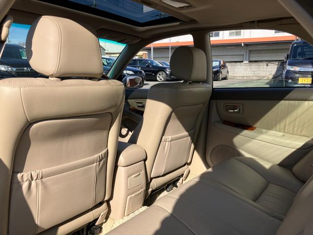 ウィンダム ３．０Ｇ　コーチエディション　後期型　Ｖ６／１ＭＺエンジン　サンルーフ　専用ＣＯＡＣＨ製レザーシート　純正メッキ１５アルミ　ウッドコンビハンドル／インパネ　キーレス　クルコン　ゴールドエンブレム　ＨＩＤ　オートライト　フォグランプ（57枚目）