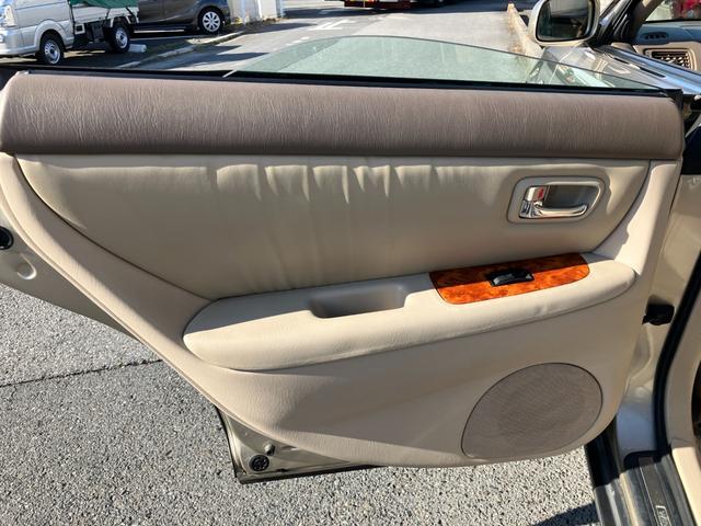 ウィンダム ３．０Ｇ　コーチエディション　後期型　Ｖ６／１ＭＺエンジン　サンルーフ　専用ＣＯＡＣＨ製レザーシート　純正メッキ１５アルミ　ウッドコンビハンドル／インパネ　キーレス　クルコン　ゴールドエンブレム　ＨＩＤ　オートライト　フォグランプ（64枚目）