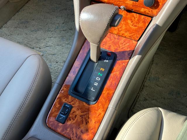 ウィンダム ３．０Ｇ　コーチエディション　後期型　Ｖ６／１ＭＺエンジン　サンルーフ　専用ＣＯＡＣＨ製レザーシート　純正メッキ１５アルミ　ウッドコンビハンドル／インパネ　キーレス　クルコン　ゴールドエンブレム　ＨＩＤ　オートライト　フォグランプ（68枚目）