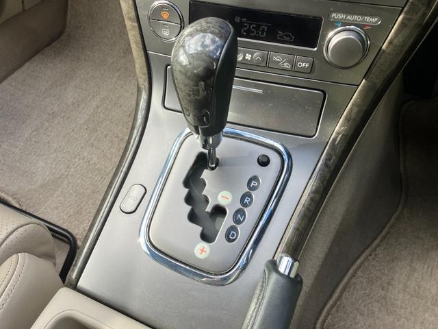 レガシィＢ４ ３．０Ｒ　水平対向６気筒　タイミングチェーン　ベージュ本革　純正ビルシュタインダンパー　クルコン　純正ＭＯＭＯステアリング　社外ＨＤＤナビ　ＣＤ／ＤＶＤ再生　Ｍサーバー　シートヒーター　ＨＩＤ　純正１７アルミ（19枚目）