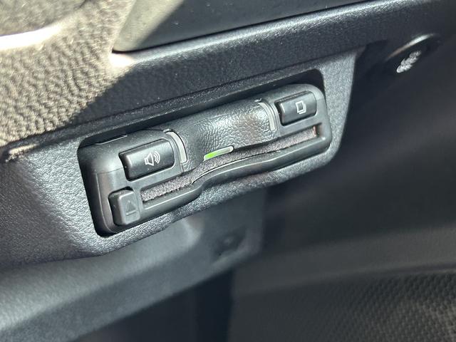 ＷＲＸ Ｓ４ ＧＴ－Ｈ　ＥＸ　純正大型ナビ　ＣＤ／ＤＶＤプレーヤー　アイサイトＸ搭載　１１．６インチ大型モニター　液晶メーター　１８インチアルミ　前席パワーシート　ステアリング連動ヘッドライト　フロント・サイド・バックカメラ　ＣＤ／ＤＶＤプレーヤー　ＥＴＣ２．０（24枚目）