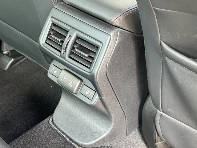 ＷＲＸ Ｓ４ ＧＴ－Ｈ　ＥＸ　純正大型ナビ　ＣＤ／ＤＶＤプレーヤー　アイサイトＸ搭載　１１．６インチ大型モニター　液晶メーター　１８インチアルミ　前席パワーシート　ステアリング連動ヘッドライト　フロント・サイド・バックカメラ　ＣＤ／ＤＶＤプレーヤー　ＥＴＣ２．０（30枚目）