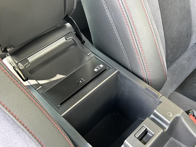 ＷＲＸ Ｓ４ ＧＴ－Ｈ　ＥＸ　純正大型ナビ　ＣＤ／ＤＶＤプレーヤー　アイサイトＸ搭載　１１．６インチ大型モニター　液晶メーター　１８インチアルミ　前席パワーシート　ステアリング連動ヘッドライト　フロント・サイド・バックカメラ　ＣＤ／ＤＶＤプレーヤー　ＥＴＣ２．０（33枚目）