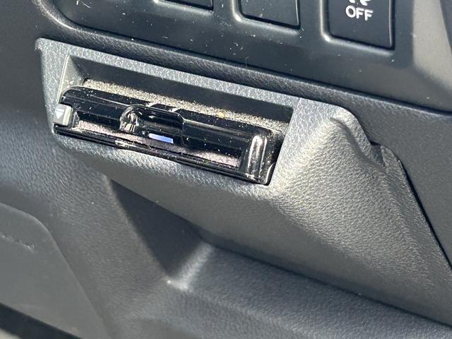 フォレスター アドバンス　タイヤ４本交換済み　パナソニックＳＤナビ　アイサイトバージョン３搭載　前席パワーシート　パワーリヤゲート　Ｘモード　誤後退ブレーキサポート　歩行者保護エアバッグ　パナソニックＳＤナビ　フロント・サイド・バックカメラ　ＥＴＣ２．０　前後ドラレコ（26枚目）