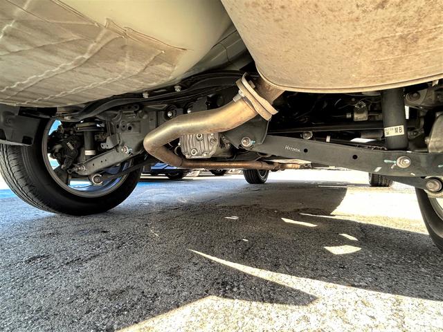 フォレスター アドバンス　タイヤ４本交換済み　パナソニックＳＤナビ　アイサイトバージョン３搭載　前席パワーシート　パワーリヤゲート　Ｘモード　誤後退ブレーキサポート　歩行者保護エアバッグ　パナソニックＳＤナビ　フロント・サイド・バックカメラ　ＥＴＣ２．０　前後ドラレコ（36枚目）