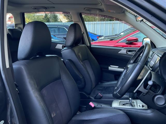 エクシーガ ２．５ｉ－Ｓアルカンターラセレクション　４ＷＤ　ＥＴＣ　ナビ　ＴＶ　オートクルーズコントロール　ＨＩＤ　サンルーフ　スマートキー　電動格納ミラー　３列シート　ＣＶＴ　アルミホイール　ＣＤ　ＤＶＤ再生　Ｂｌｕｅｔｏｏｔｈ　盗難防止システム（27枚目）