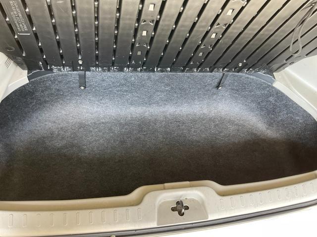 セレナ ２０Ｇ　Ｓ－ハイブリッド　両側電動スライド／ＳＤナビ／全方位カメラ／衝突軽減／クルコン／前後ソナー／フリップダウンモニター／スマート＆プッシュ／純正１５ＡＷ／ＥＴＣ／ＬＥＤライト／フォグライト／フルセグ／革巻ステアリング（21枚目）