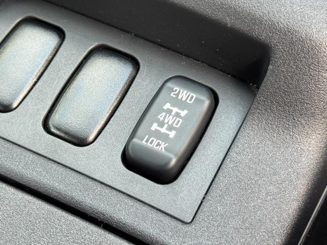 ギャランフォルティス エクシード　最終型／４ＷＤ／メモリーナビ／ＣＤ／ＤＶＤ／ＴＶ／ＳＤ／Ｂカメラ／ＥＴＣ／キーレス／ｉ－ｓｔｏｐ／ＭＴモード付ＡＴ／ウィンカードアミラー／横滑り防止（6枚目）