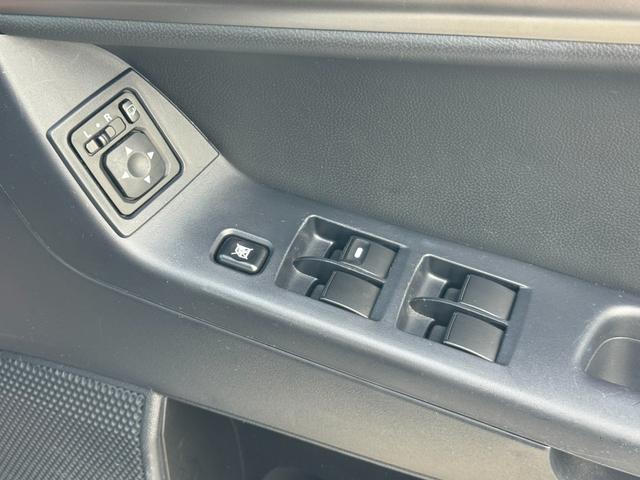 ギャランフォルティス エクシード　最終型／４ＷＤ／メモリーナビ／ＣＤ／ＤＶＤ／ＴＶ／ＳＤ／Ｂカメラ／ＥＴＣ／キーレス／ｉ－ｓｔｏｐ／ＭＴモード付ＡＴ／ウィンカードアミラー／横滑り防止（36枚目）