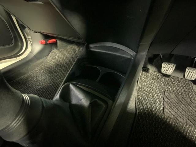 カローラアクシオ 1.5G 1オーナー/5速MT/セーフティセンスC/プリクラッシュセーフティ/車線逸脱警報/オートマチックハイビーム/CD/USB/キーレス/ETC/横滑り防止(44枚目)