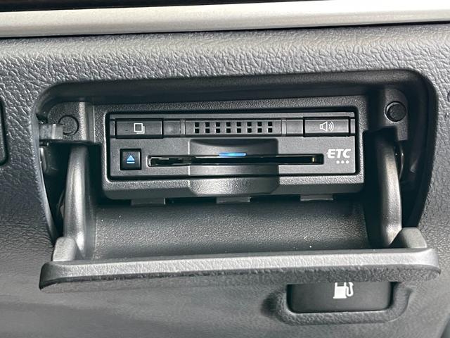 クラウンハイブリッド ロイヤルサルーン 1オーナー/Tコネクトナビ/セーフティセンスP/衝突軽減/レーダークルーズ/Aハイビーム/CD/DVD/BR/TV/BT/Bカメラ/ETC/レーダークルーズ/シートヒーター/Pシート/純正16AW(8枚目)