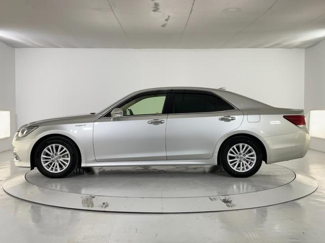 クラウンハイブリッド ロイヤルサルーン 1オーナー/Tコネクトナビ/セーフティセンスP/衝突軽減/レーダークルーズ/Aハイビーム/CD/DVD/BR/TV/BT/Bカメラ/ETC/レーダークルーズ/シートヒーター/Pシート/純正16AW(10枚目)