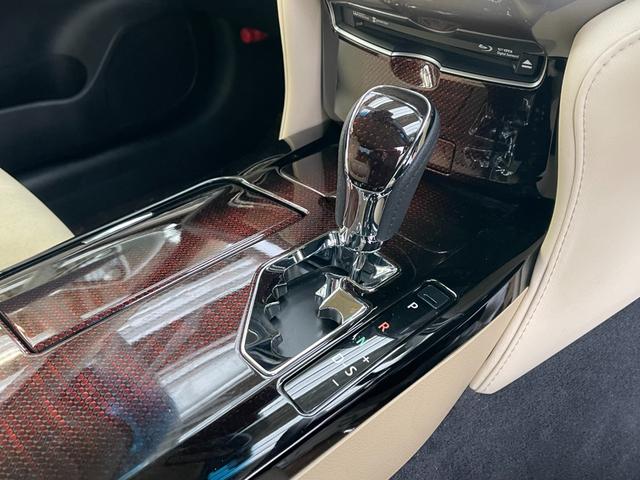 クラウンハイブリッド ロイヤルサルーン 1オーナー/Tコネクトナビ/セーフティセンスP/衝突軽減/レーダークルーズ/Aハイビーム/CD/DVD/BR/TV/BT/Bカメラ/ETC/レーダークルーズ/シートヒーター/Pシート/純正16AW(30枚目)