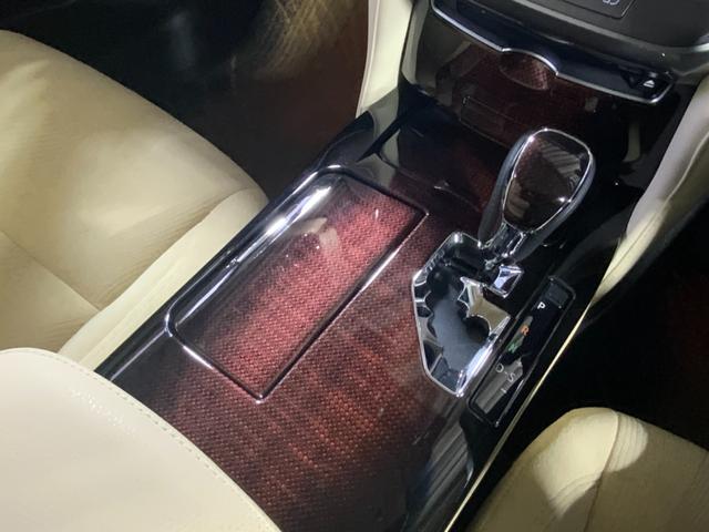 クラウンハイブリッド ロイヤルサルーン 1オーナー/Tコネクトナビ/セーフティセンスP/衝突軽減/レーダークルーズ/Aハイビーム/CD/DVD/BR/TV/BT/Bカメラ/ETC/レーダークルーズ/シートヒーター/Pシート/純正16AW(60枚目)