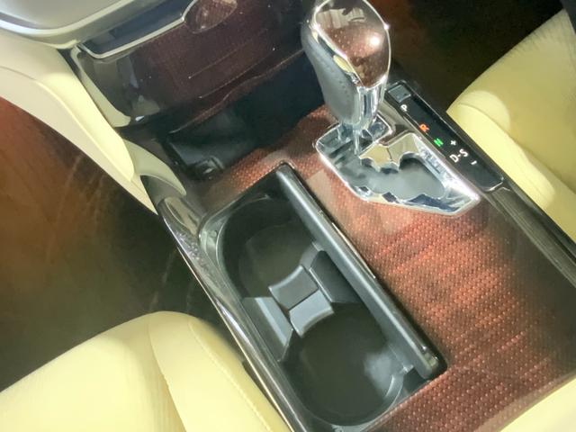 クラウンハイブリッド ロイヤルサルーン 1オーナー/Tコネクトナビ/セーフティセンスP/衝突軽減/レーダークルーズ/Aハイビーム/CD/DVD/BR/TV/BT/Bカメラ/ETC/レーダークルーズ/シートヒーター/Pシート/純正16AW(61枚目)