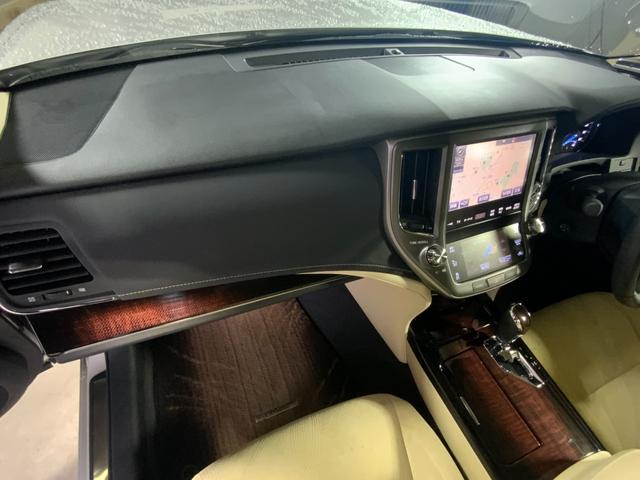 クラウンハイブリッド ロイヤルサルーン 1オーナー/Tコネクトナビ/セーフティセンスP/衝突軽減/レーダークルーズ/Aハイビーム/CD/DVD/BR/TV/BT/Bカメラ/ETC/レーダークルーズ/シートヒーター/Pシート/純正16AW(76枚目)