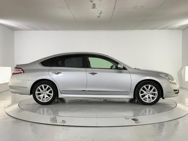 ティアナ 250XL スポーティセレクション 黒革/カーウィングスHDDナビ/S&Bカメラ/HID/プッシュ&スマート/Pシート/Pオットマン/純正17AW/左右独立AAC/CD/DVD/TV/BT/USB/Mサーバー/ETC/オートライト(10枚目)