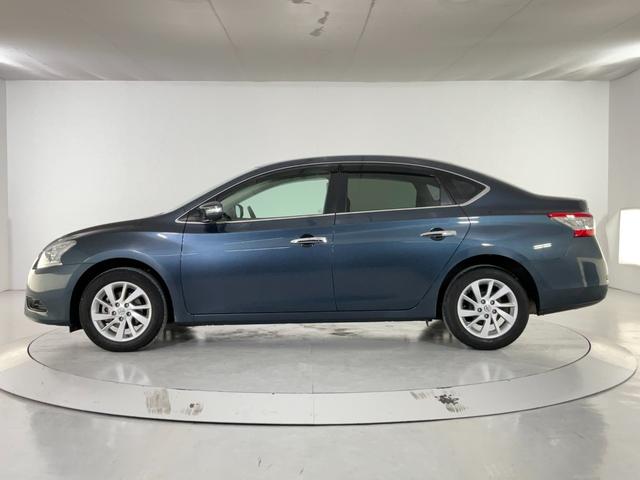 シルフィ Ｇ　純正ナビ／ＣＤ／ＤＶＤ／ＴＶ／ＢＴ／ＳＤ／ＵＳＢ／Ｂカメラ／ＥＴＣ／ＨＩＤ／プッシュ＆スマート／純正１６ＡＷ／左右独立ＡＡＣ／おもいやり機能付きオートライト／オート格納ドアミラー／Ｓ＆Ｃエアバック（6枚目）