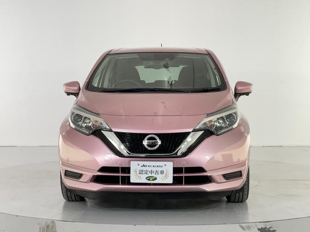 ノート Ｘ　アラウンドビュー／純正ＳＤナビ／衝突軽減／レーンキープ／コーナーセンサー／スマート＆プッシュ／スマートミラー／ＣＤ／ＤＶＤ／Ｂｌｕｅｔｏｏｔｈ／フルセグＴＶ／ｉ－ｓｔｏｐ／Ｍサーバー／オートハイビーム（7枚目）