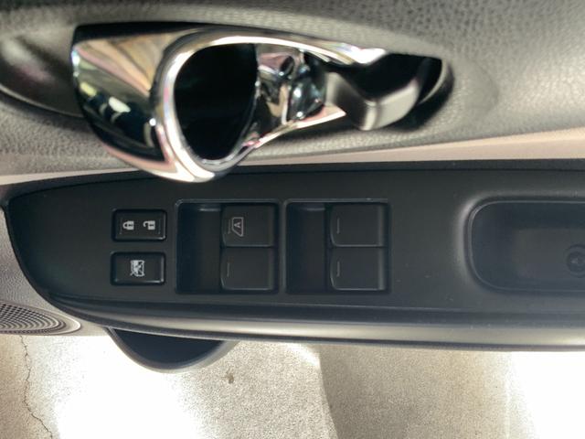 ノート Ｘ　アラウンドビュー／純正ＳＤナビ／衝突軽減／レーンキープ／コーナーセンサー／スマート＆プッシュ／スマートミラー／ＣＤ／ＤＶＤ／Ｂｌｕｅｔｏｏｔｈ／フルセグＴＶ／ｉ－ｓｔｏｐ／Ｍサーバー／オートハイビーム（31枚目）