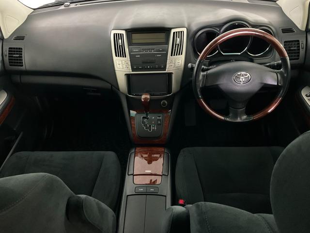 ハリアー ２４０Ｇ　Ｌパッケージアルカンターラセレクション　ワンオーナー／特別仕様車／アルカンターラシート／バックカメラ／ＥＴＣ／パワーシート／電動リアゲート／キーレス／ＣＤ／ＤＶＤ／ＨＩＤヘッドランプ／フォグ／純正１７インチアルミ／ウッドコンビハンドル（2枚目）