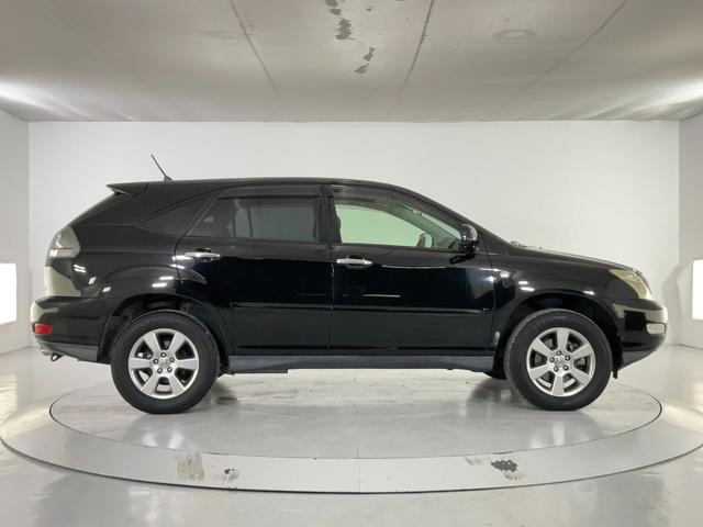 ハリアー ２４０Ｇ　Ｌパッケージアルカンターラセレクション　ワンオーナー／特別仕様車／アルカンターラシート／バックカメラ／ＥＴＣ／パワーシート／電動リアゲート／キーレス／ＣＤ／ＤＶＤ／ＨＩＤヘッドランプ／フォグ／純正１７インチアルミ／ウッドコンビハンドル（7枚目）