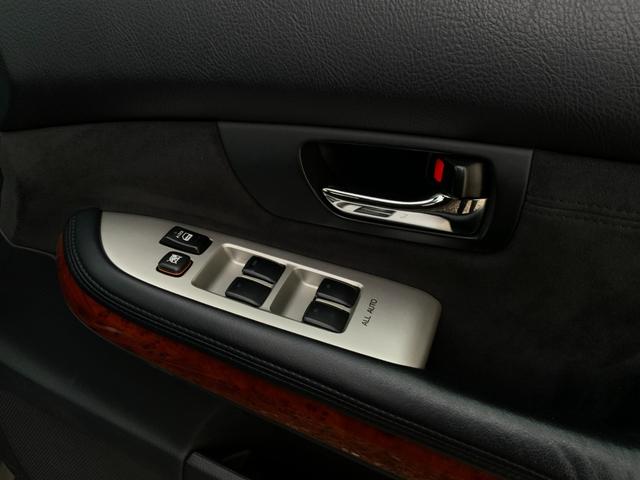 ハリアー ２４０Ｇ　Ｌパッケージアルカンターラセレクション　ワンオーナー／特別仕様車／アルカンターラシート／バックカメラ／ＥＴＣ／パワーシート／電動リアゲート／キーレス／ＣＤ／ＤＶＤ／ＨＩＤヘッドランプ／フォグ／純正１７インチアルミ／ウッドコンビハンドル（17枚目）