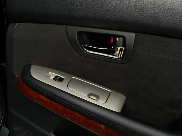 ハリアー ２４０Ｇ　Ｌパッケージアルカンターラセレクション　ワンオーナー／特別仕様車／アルカンターラシート／バックカメラ／ＥＴＣ／パワーシート／電動リアゲート／キーレス／ＣＤ／ＤＶＤ／ＨＩＤヘッドランプ／フォグ／純正１７インチアルミ／ウッドコンビハンドル（19枚目）