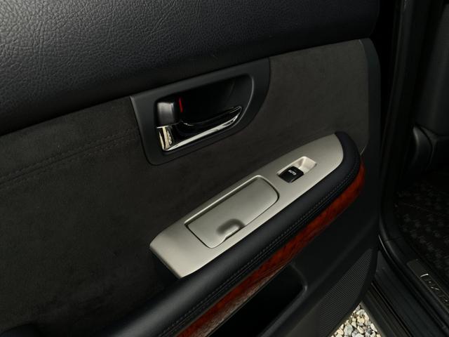 ハリアー ２４０Ｇ　Ｌパッケージアルカンターラセレクション　ワンオーナー／特別仕様車／アルカンターラシート／バックカメラ／ＥＴＣ／パワーシート／電動リアゲート／キーレス／ＣＤ／ＤＶＤ／ＨＩＤヘッドランプ／フォグ／純正１７インチアルミ／ウッドコンビハンドル（23枚目）