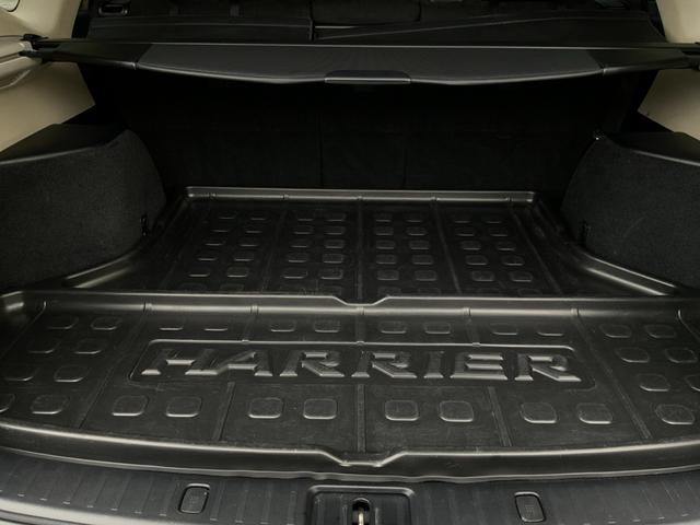 ハリアー ２４０Ｇ　Ｌパッケージアルカンターラセレクション　ワンオーナー／特別仕様車／アルカンターラシート／バックカメラ／ＥＴＣ／パワーシート／電動リアゲート／キーレス／ＣＤ／ＤＶＤ／ＨＩＤヘッドランプ／フォグ／純正１７インチアルミ／ウッドコンビハンドル（24枚目）