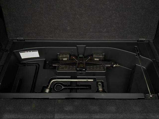 ハリアー ２４０Ｇ　Ｌパッケージアルカンターラセレクション　ワンオーナー／特別仕様車／アルカンターラシート／バックカメラ／ＥＴＣ／パワーシート／電動リアゲート／キーレス／ＣＤ／ＤＶＤ／ＨＩＤヘッドランプ／フォグ／純正１７インチアルミ／ウッドコンビハンドル（26枚目）