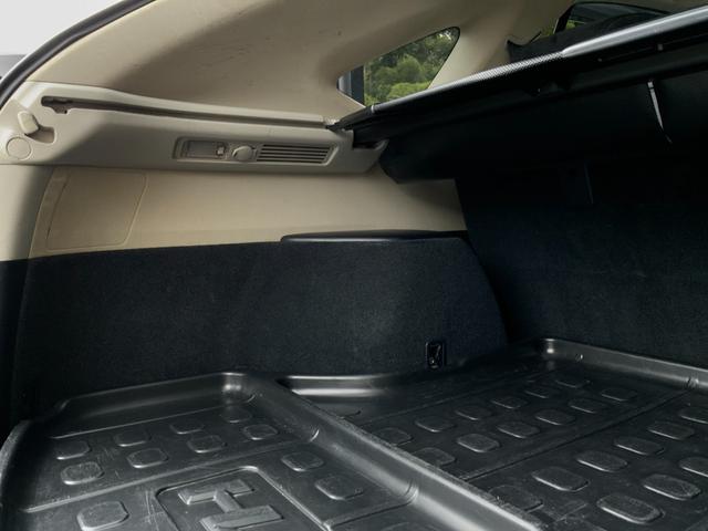 ハリアー ２４０Ｇ　Ｌパッケージアルカンターラセレクション　ワンオーナー／特別仕様車／アルカンターラシート／バックカメラ／ＥＴＣ／パワーシート／電動リアゲート／キーレス／ＣＤ／ＤＶＤ／ＨＩＤヘッドランプ／フォグ／純正１７インチアルミ／ウッドコンビハンドル（28枚目）