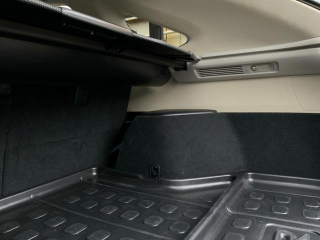 ハリアー ２４０Ｇ　Ｌパッケージアルカンターラセレクション　ワンオーナー／特別仕様車／アルカンターラシート／バックカメラ／ＥＴＣ／パワーシート／電動リアゲート／キーレス／ＣＤ／ＤＶＤ／ＨＩＤヘッドランプ／フォグ／純正１７インチアルミ／ウッドコンビハンドル（29枚目）