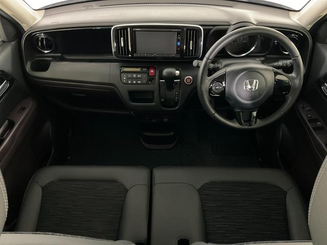 N-ONE プレミアム 純正ナビ/バックカメラ/合皮コンビシート/ETC/HIDヘッドランプ/LEDフォグ/スマートキー/Bluetooth/フルセグTV/CD/DVD/プッシュスタート/i-stop/純正14インチアルミ(2枚目)