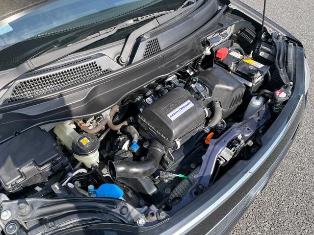 N-ONE プレミアム 純正ナビ/バックカメラ/合皮コンビシート/ETC/HIDヘッドランプ/LEDフォグ/スマートキー/Bluetooth/フルセグTV/CD/DVD/プッシュスタート/i-stop/純正14インチアルミ(16枚目)