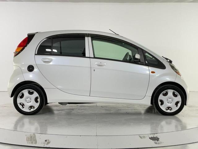 アイ ビバーチェ　ワンオーナー（自社名変済）／純正ナビ／ＥＴＣ／スマートキー／オートライト／ＣＤ／ＤＶＤ／フルセグＴＶ／電動格納ドアミラー／ドライブレコーダー（9枚目）