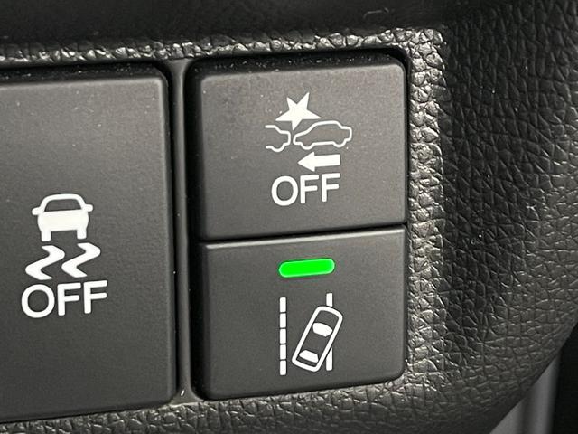 フィット １３Ｇ・Ｆ　５速ＭＴ／ホンダセンシング／衝突軽減／レーンキープ／レーダークルーズ／ＥＴＣ／Ｂｌｕｅｔｏｏｔｈ／バックカメラ／ｉ－ｓｔｏｐ／スマートキー／プッシュＳ／ステアスイッチ／ＬＥＤヘッドランプ／ＬＥＤフォグ（4枚目）