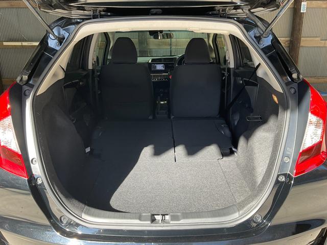 フィット １３Ｇ・Ｆ　５速ＭＴ／ホンダセンシング／衝突軽減／レーンキープ／レーダークルーズ／ＥＴＣ／Ｂｌｕｅｔｏｏｔｈ／バックカメラ／ｉ－ｓｔｏｐ／スマートキー／プッシュＳ／ステアスイッチ／ＬＥＤヘッドランプ／ＬＥＤフォグ（36枚目）