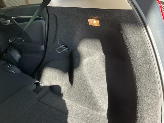 フィット １３Ｇ・Ｆ　５速ＭＴ／ホンダセンシング／衝突軽減／レーンキープ／レーダークルーズ／ＥＴＣ／Ｂｌｕｅｔｏｏｔｈ／バックカメラ／ｉ－ｓｔｏｐ／スマートキー／プッシュＳ／ステアスイッチ／ＬＥＤヘッドランプ／ＬＥＤフォグ（38枚目）