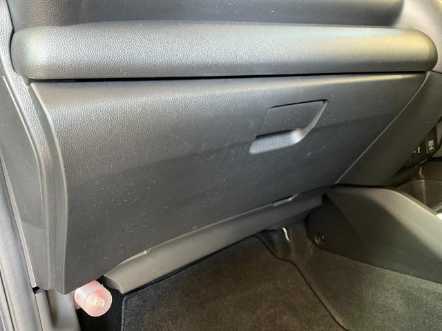 フィット １３Ｇ・Ｆ　５速ＭＴ／ホンダセンシング／衝突軽減／レーンキープ／レーダークルーズ／ＥＴＣ／Ｂｌｕｅｔｏｏｔｈ／バックカメラ／ｉ－ｓｔｏｐ／スマートキー／プッシュＳ／ステアスイッチ／ＬＥＤヘッドランプ／ＬＥＤフォグ（43枚目）
