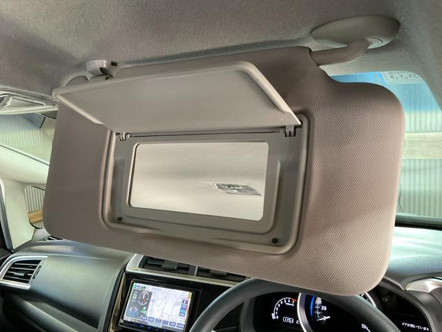 フィット １３Ｇ・Ｆ　５速ＭＴ／ホンダセンシング／衝突軽減／レーンキープ／レーダークルーズ／ＥＴＣ／Ｂｌｕｅｔｏｏｔｈ／バックカメラ／ｉ－ｓｔｏｐ／スマートキー／プッシュＳ／ステアスイッチ／ＬＥＤヘッドランプ／ＬＥＤフォグ（46枚目）