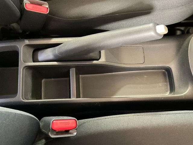 フィット １３Ｇ・Ｆ　５速ＭＴ／ホンダセンシング／衝突軽減／レーンキープ／レーダークルーズ／ＥＴＣ／Ｂｌｕｅｔｏｏｔｈ／バックカメラ／ｉ－ｓｔｏｐ／スマートキー／プッシュＳ／ステアスイッチ／ＬＥＤヘッドランプ／ＬＥＤフォグ（50枚目）