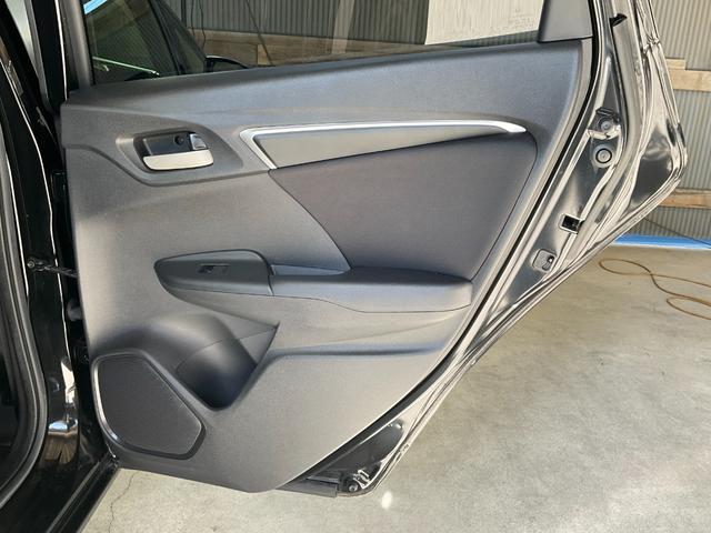 フィット １３Ｇ・Ｆ　５速ＭＴ／ホンダセンシング／衝突軽減／レーンキープ／レーダークルーズ／ＥＴＣ／Ｂｌｕｅｔｏｏｔｈ／バックカメラ／ｉ－ｓｔｏｐ／スマートキー／プッシュＳ／ステアスイッチ／ＬＥＤヘッドランプ／ＬＥＤフォグ（52枚目）