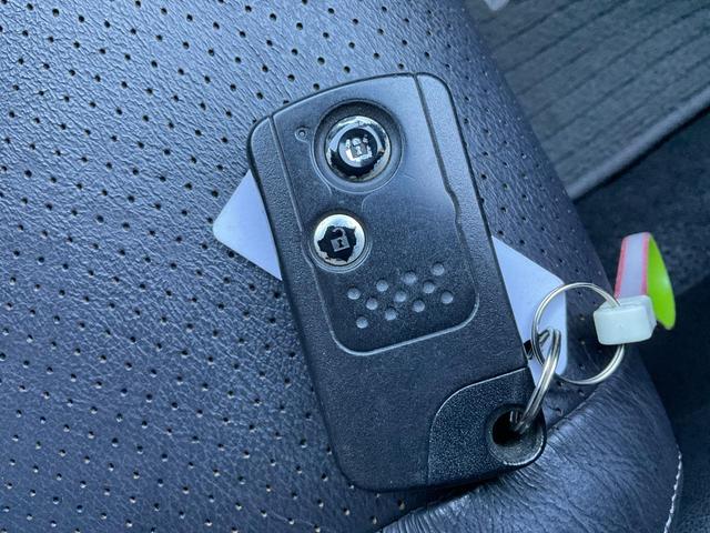 インサイト ＬＳ　黒革シート／シートヒーター／ＨＤＤインターナビ／バックカメラ／スマートキー／クルーズコントロール／純正１６ＡＷ／ＣＤ／ＤＶＤ／ＴＶ／ＨＩＤヘッドランプ／フォグ／パドルシフト／ヒーテッドアミラー／ＥＴＣ（37枚目）